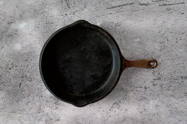 Using a heavy bottomed fry pan bake sourdough bread without a dutch oven