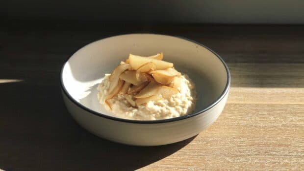 oatmeal porridge with maple syrup pears