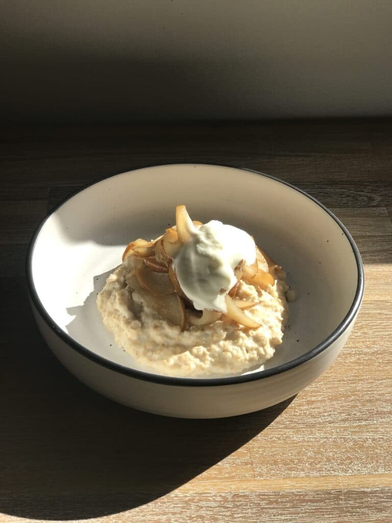 Oatmeal Porridge with Maple Syrup Pears with yoghurt