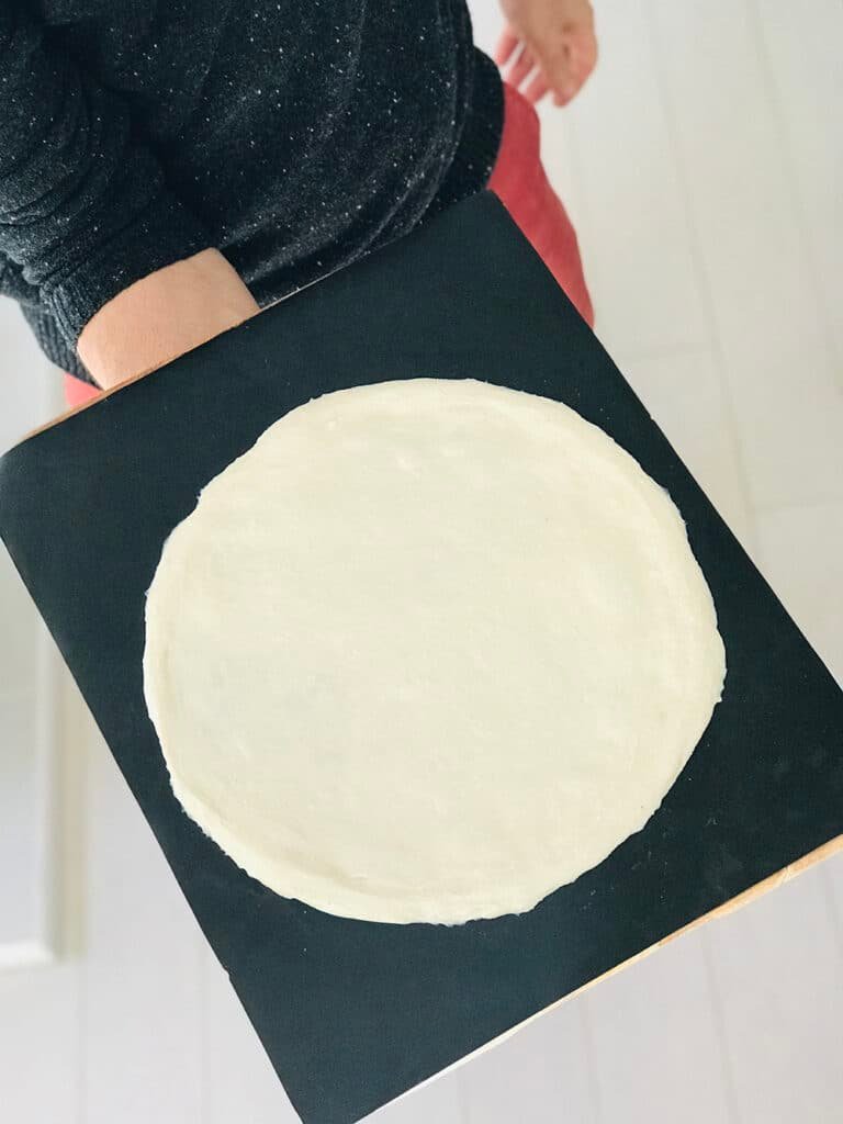 how to make thin and crispy soudough pizza bases